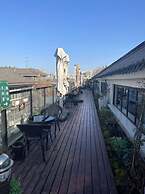 Shi San Du Fu Qing Nian Lv She