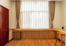 Shi San Du Fu Qing Nian Lv She