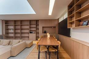 Shi San Du Fu Qing Nian Lv She