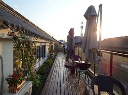 Shi San Du Fu Qing Nian Lv She