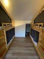 Shi San Du Fu Qing Nian Lv She