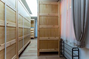 Shi San Du Fu Qing Nian Lv She