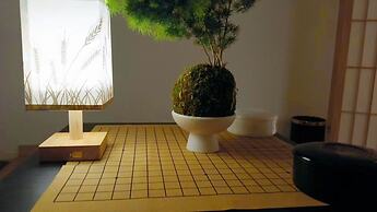 Shi San Du Fu Qing Nian Lv She