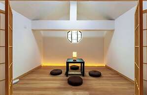 Shi San Du Fu Qing Nian Lv She