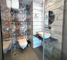 Luxury Inn by Stotrak Hotels