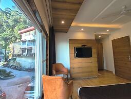 Luxury Inn by Stotrak Hotels