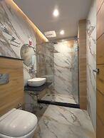 Luxury Inn by Stotrak Hotels