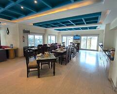 Luxury Inn by Stotrak Hotels