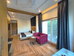 Luxury Inn by Stotrak Hotels