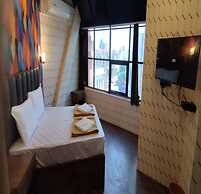 Apex Victor Guest House