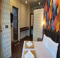 Apex Victor Guest House