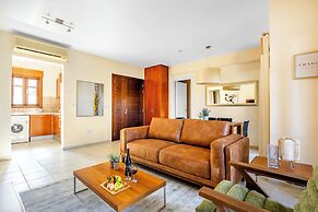 Zc02 Aphrodite Hills- Communal Pool, Garden