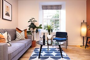 JOIVY Modern 1-bed flat in New Town