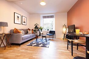 JOIVY Modern 1-bed flat in New Town