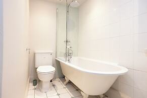 JOIVY Modern 1-bed flat in New Town