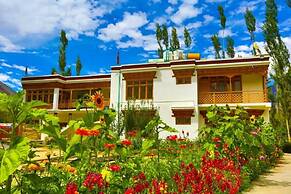 Hotel Ldumra Oasis