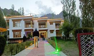 Hotel Ldumra Oasis