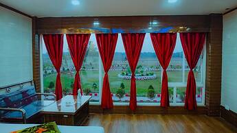 Amantran Hotel & Resort