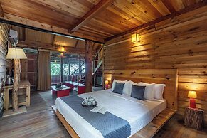 Alaya Stays Suro Woodbine Chalet Cottage