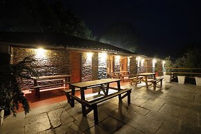 Alaya Stays Suro Woodbine Chalet Cottage