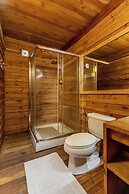 Alaya Stays Suro Woodbine Chalet Cottage