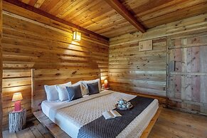 Alaya Stays Suro Woodbine Chalet Cottage