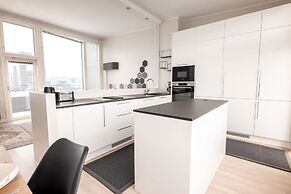 2ndhomes Stunning Penthouse with Sauna