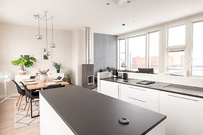 2ndhomes Stunning Penthouse with Sauna