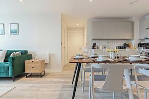 Meadow Haven 2 Bed 2 Bath, On-street Park, Netflix