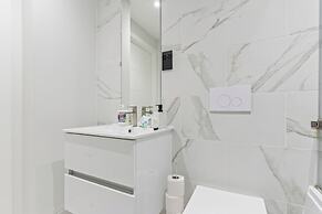 Meadow Haven 2 Bed 2 Bath, On-street Park, Netflix