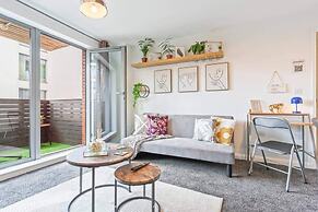 Desert Oasis 2 Bed 2 Bath Parking Netflix