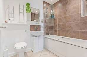 Desert Oasis 2 Bed 2 Bath Parking Netflix