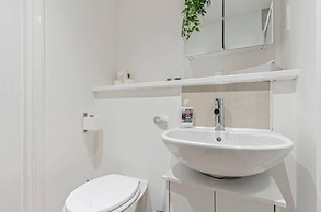 Desert Oasis 2 Bed 2 Bath Parking Netflix