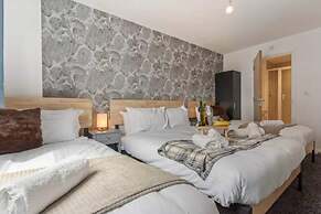 Desert Oasis 2 Bed 2 Bath Parking Netflix