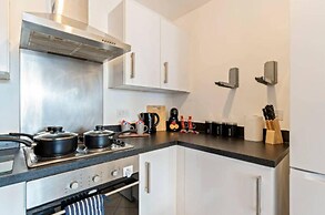 Desert Oasis 2 Bed 2 Bath Parking Netflix