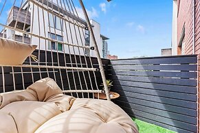 Desert Oasis 2 Bed 2 Bath Parking Netflix