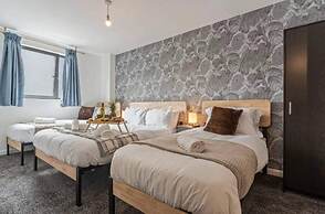 Desert Oasis 2 Bed 2 Bath Parking Netflix