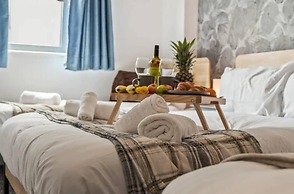 Desert Oasis 2 Bed 2 Bath Parking Netflix