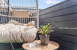 Desert Oasis 2 Bed 2 Bath Parking Netflix