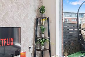 Desert Oasis 2 Bed 2 Bath Parking Netflix