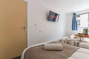 Desert Oasis 2 Bed 2 Bath Parking Netflix