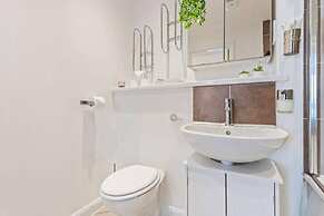 Desert Oasis 2 Bed 2 Bath Parking Netflix