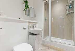 Desert Oasis 2 Bed 2 Bath Parking Netflix