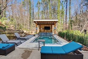 7 Mi to Dtwn Atl: Sleek & Modern Home!