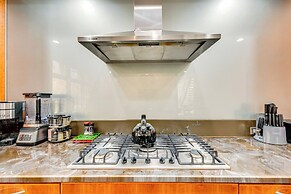 7 Mi to Dtwn Atl: Sleek & Modern Home!