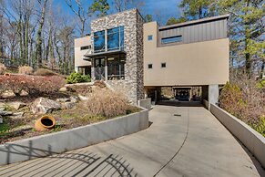 7 Mi to Dtwn Atl: Sleek & Modern Home!