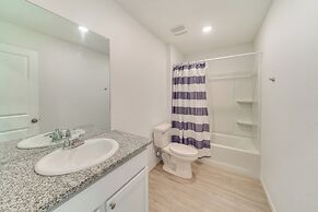 7 Mi to Alamo Ranch Mall: Home w/ Large Yard!