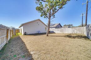 7 Mi to Alamo Ranch Mall: Home w/ Large Yard!