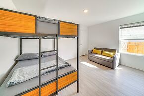 7 Mi to Alamo Ranch Mall: Home w/ Large Yard!