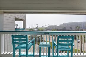 Steps to Beach: Galveston Condo w/ Balcony!
